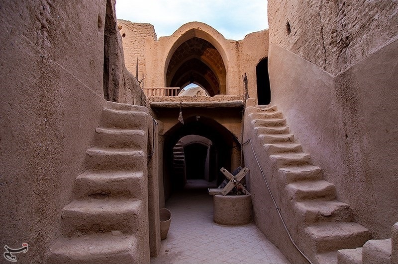 Sar Yazd Castle