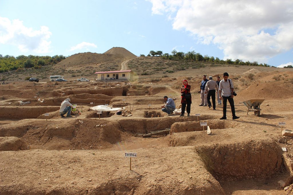 کشف اشیای زینتی باستانی از گوردخمه های دوره اشکانی در بهشهر
