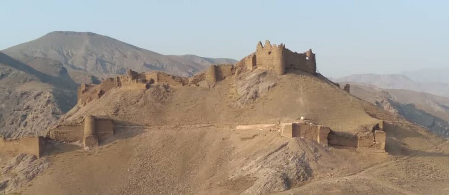 دیوارهای قلعه تاریخی سمیران در قزوین بازسازی می شوند