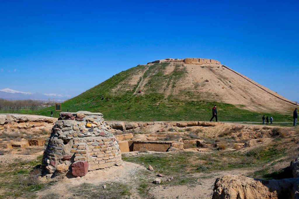 روند بررسی پرونده تپه تاریخی ازبکی البرز برای ثبت جهانی آغاز شد
